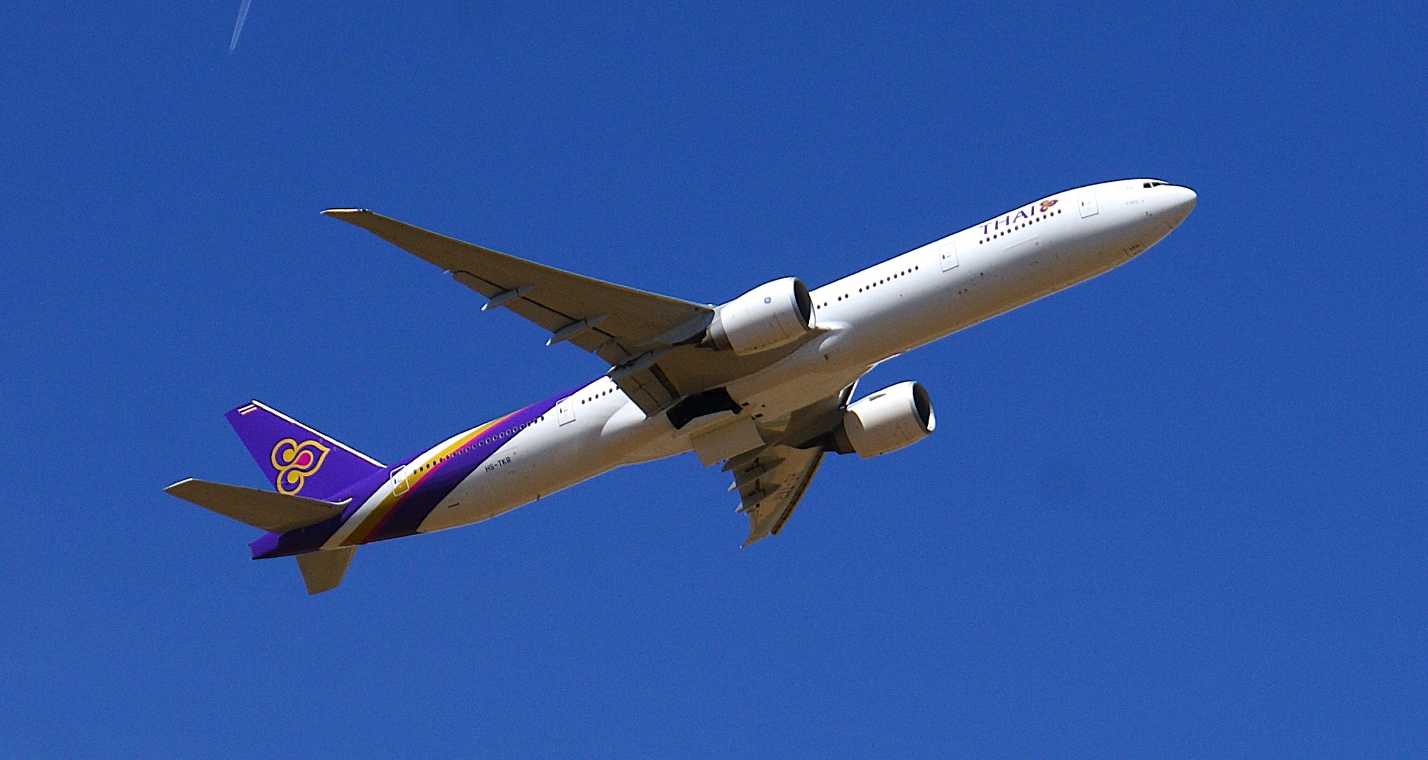 Spotting B77W